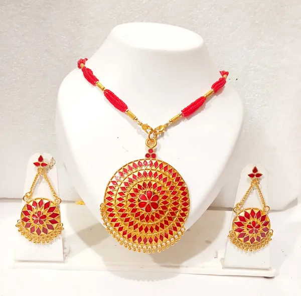 Assamese_Traditional_Gold_Plated_Red_Colour_Japi_Tassel_Jewellery_Set_For_Women